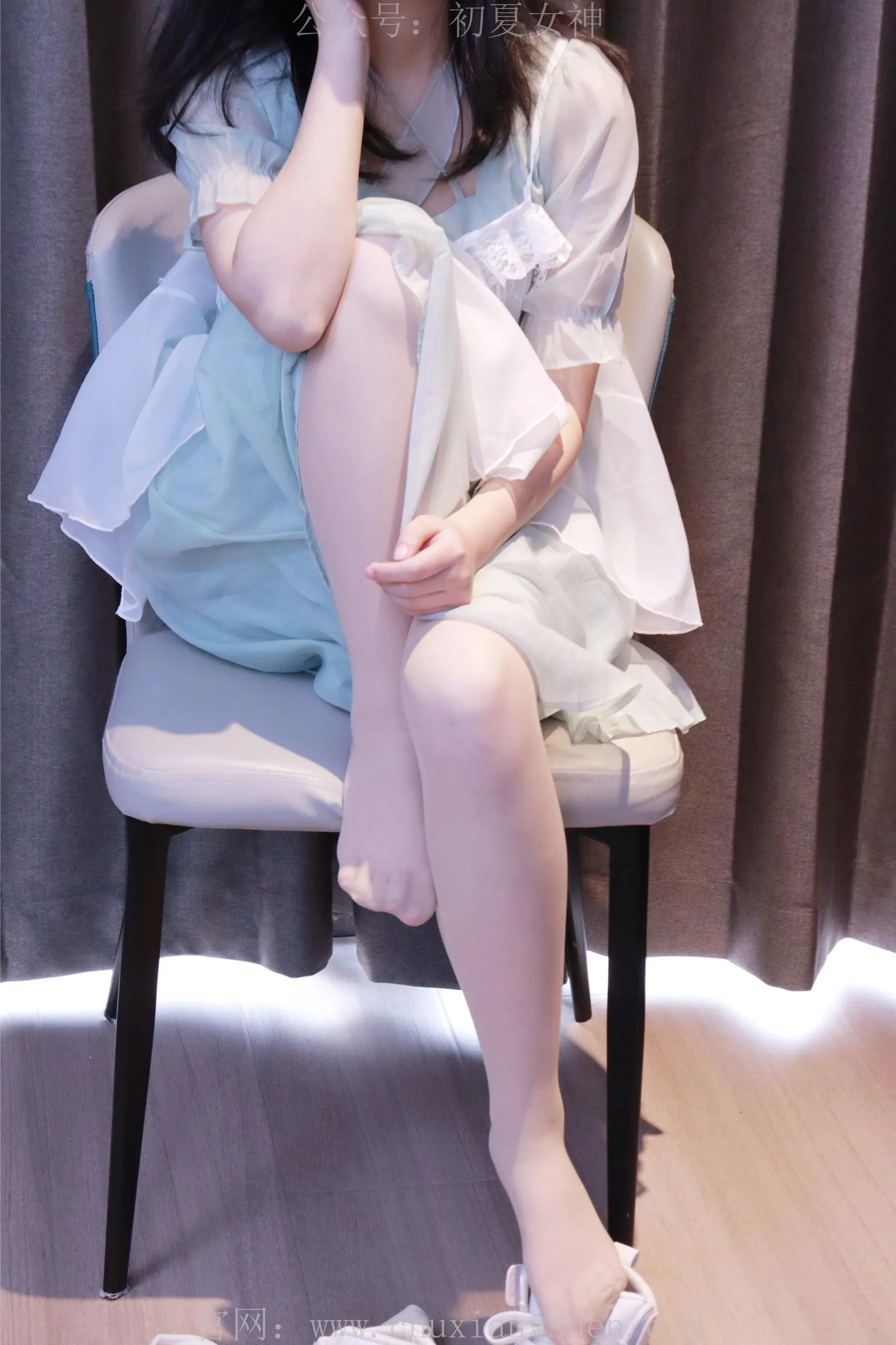 初夏女神 NO.009 念念 绿野仙踪M码连衣裙搭回力球鞋 [120P]插图5